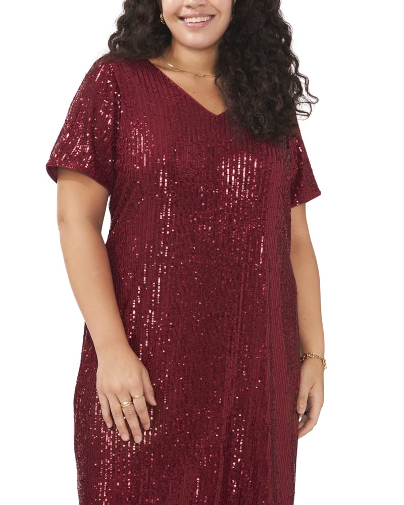 Front of a model wearing a size 1X Diana Short Sleeve Dress in DARK WINE by Vince Camuto. | dia_product_style_image_id:261888